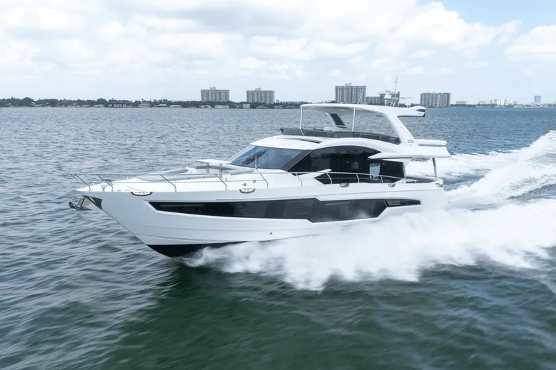 Slide: The Image of Galeon 680 FLY 2025 - 5