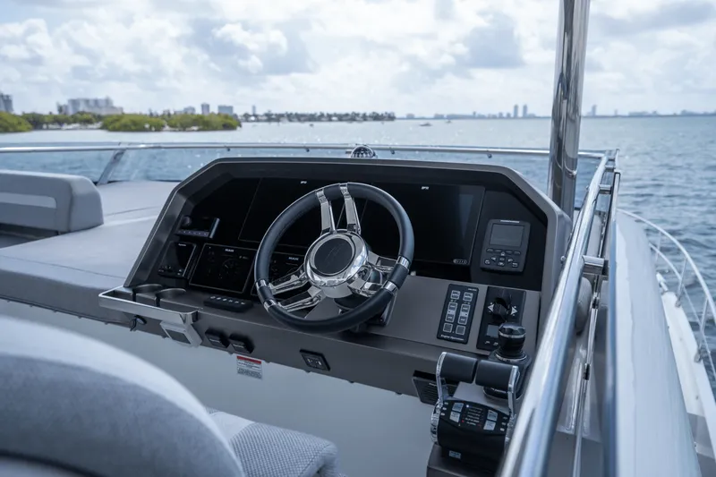 Slide: The Image of Galeon 680 FLY 2025 - 50