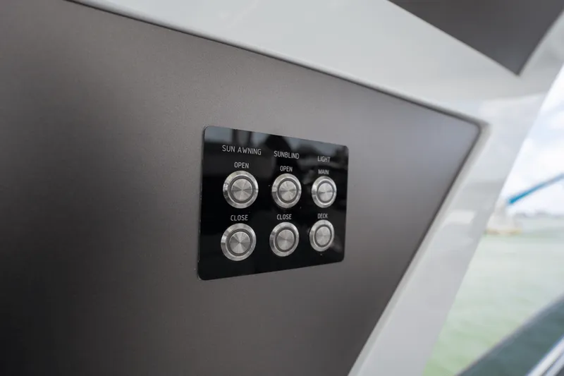 Slide: The Image of Galeon 680 FLY 2025 - 52