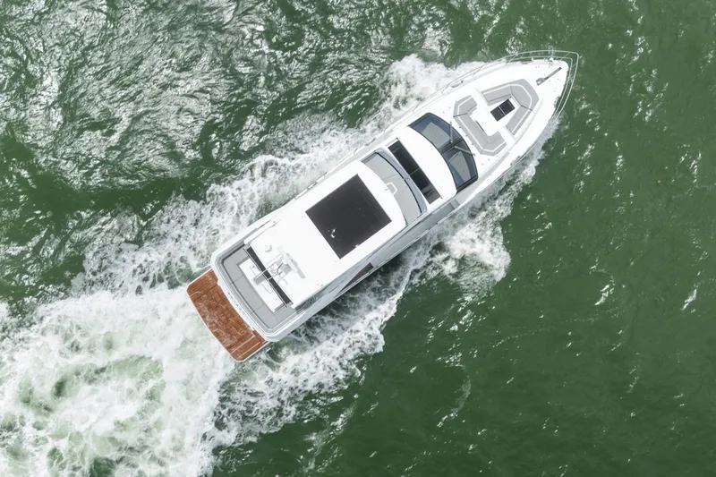 Slide: The Image of Galeon 680 FLY 2025 - 8