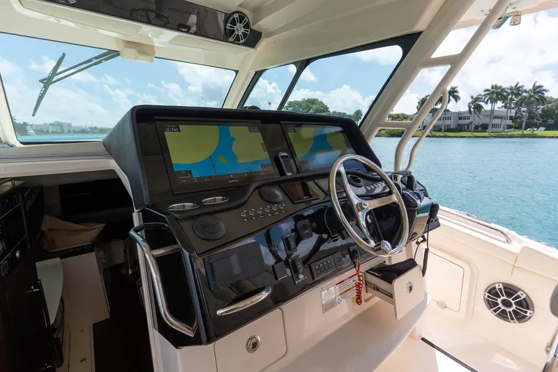 Slide: The Image of Grady-White Canyon 456 2025 - 24