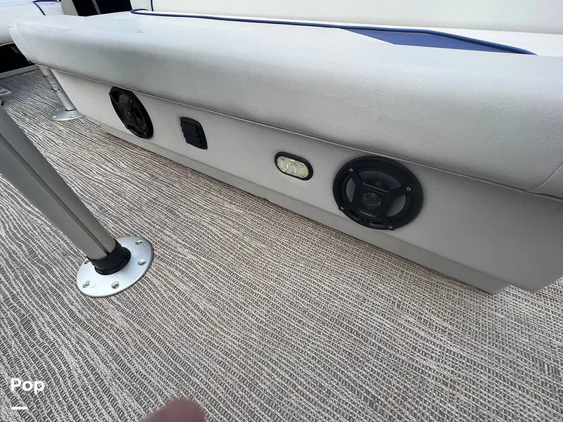 Slide: The Image of Speakers/deck Lighting - 11506414