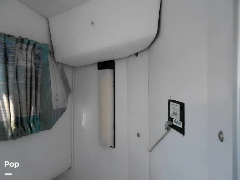 Slide: The Image of Pro-Line 2550 Walkaround Mid-Cabin 1992 - 11459269