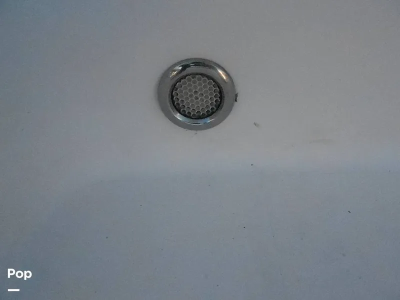 Slide: The Image of Pro-Line 2550 Walkaround Mid-Cabin 1992 - 11459300