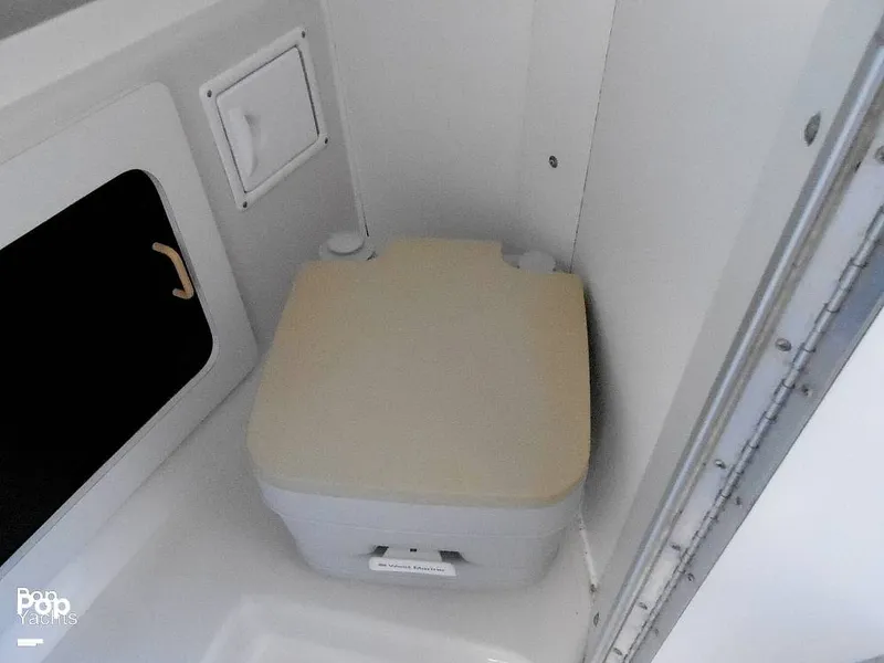 Slide: The Image of Pro-Line 2550 Walkaround Mid-Cabin 1992 - 11838370