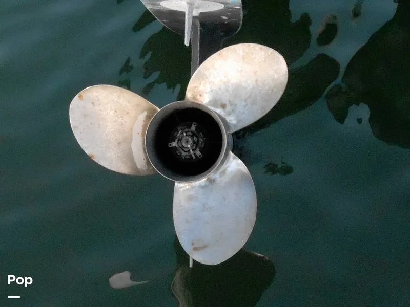 Slide: The Image of Pro-Line 2550 Walkaround Mid-Cabin 1992 - 11459046