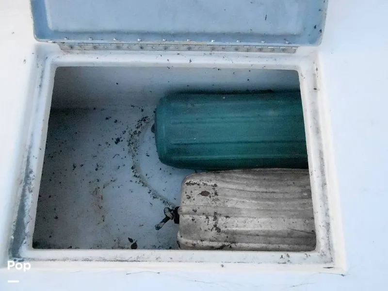 Slide: The Image of Pro-Line 2550 Walkaround Mid-Cabin 1992 - 11459146