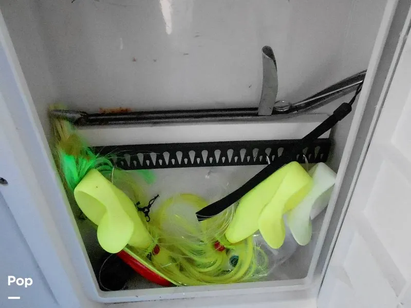 Slide: The Image of Pro-Line 2550 Walkaround Mid-Cabin 1992 - 11459166