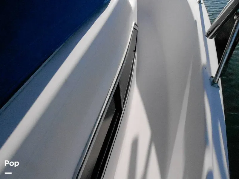 Slide: The Image of Pro-Line 2550 Walkaround Mid-Cabin 1992 - 11459175