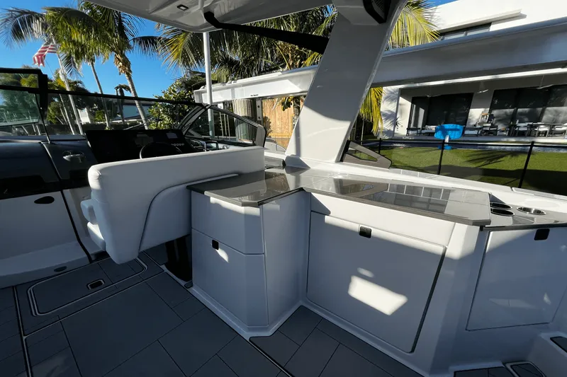 Slide: The Image of Aviara AV32 Outboard 2023 - 12