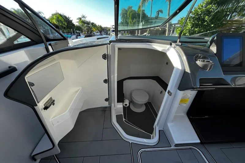 Slide: The Image of Aviara AV32 Outboard 2023 - 18