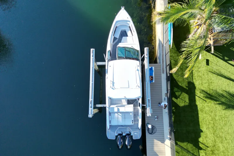 Slide: The Image of Aviara AV32 Outboard 2023 - 2