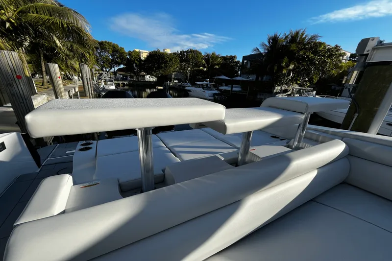 Slide: The Image of Aviara AV32 Outboard 2023 - 20