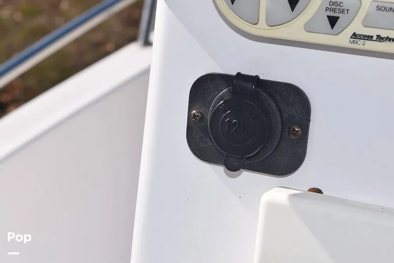 Slide: The Image of 12 V DC Outlets - 11626372