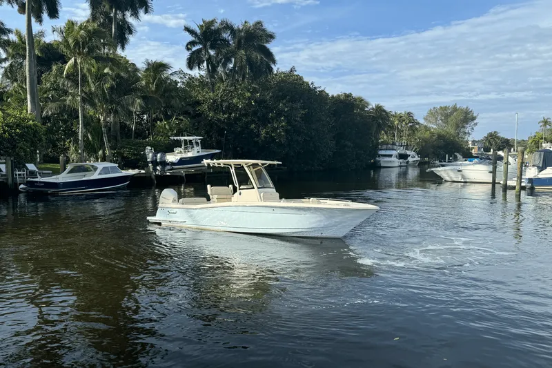 Slide: The Image of Scout 240 XSF 2025 - 12