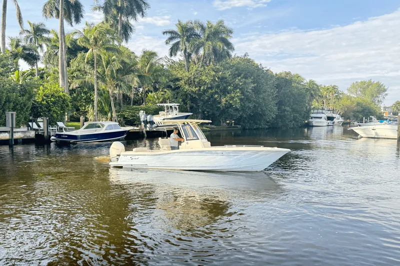 Slide: The Image of Scout 240 XSF 2025 - 13