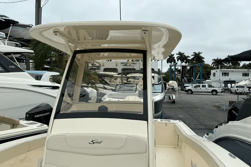 Slide: The Image of Scout 240 XSF 2025 - 23