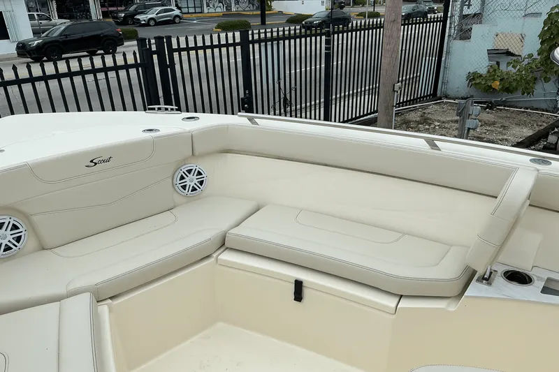 Slide: The Image of Scout 240 XSF 2025 - 26