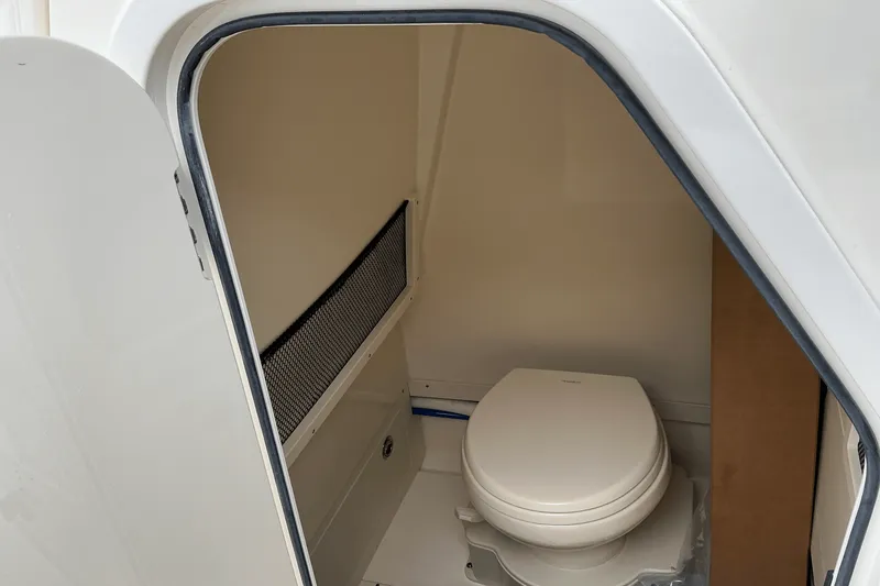 Slide: The Image of Scout 240 XSF 2025 - 27