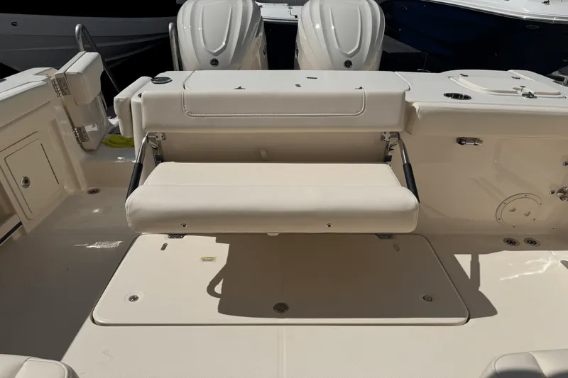 Slide: The Image of Grady-White Freedom 307 2025 - 18