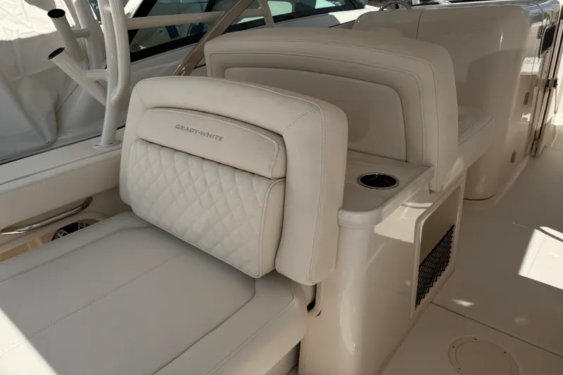 Slide: The Image of Grady-White Freedom 307 2025 - 19