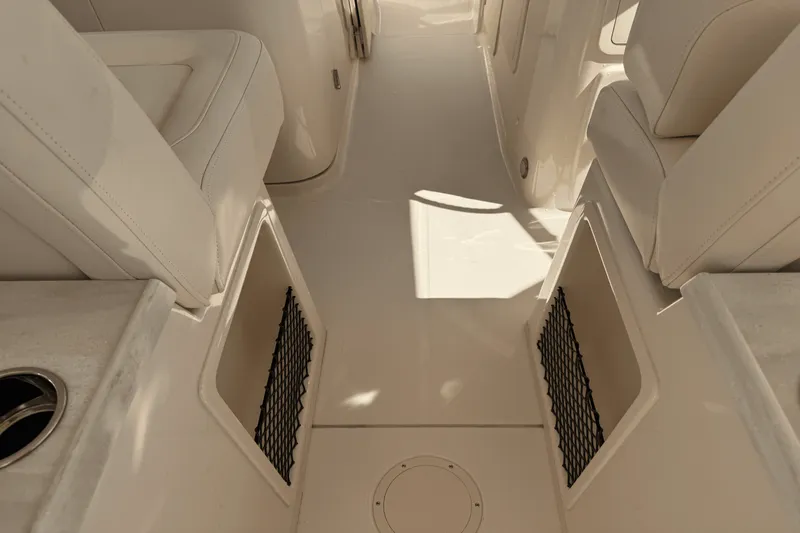 Slide: The Image of Grady-White Freedom 307 2025 - 20