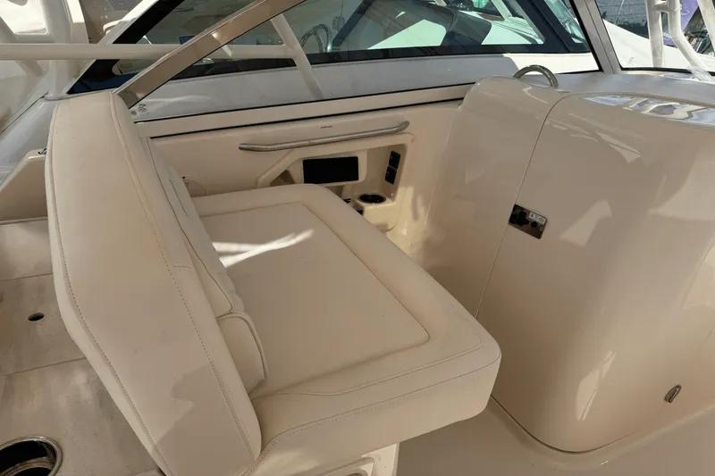 Slide: The Image of Grady-White Freedom 307 2025 - 21