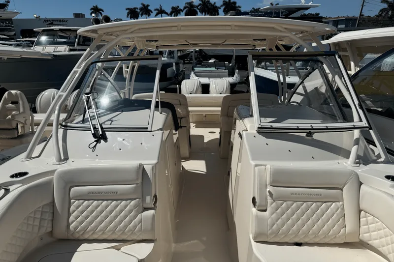 Slide: The Image of Grady-White Freedom 307 2025 - 33