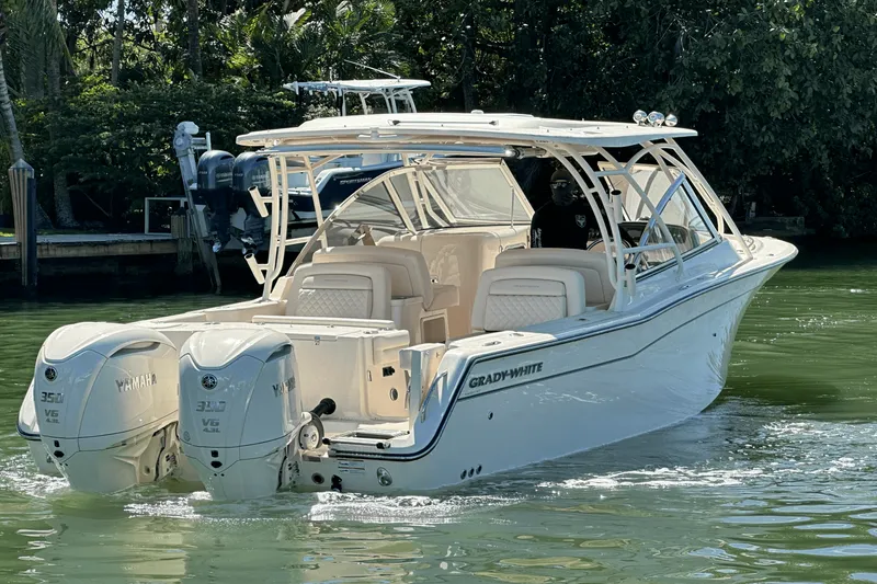 Slide: The Image of Grady-White Freedom 307 2025 - 5