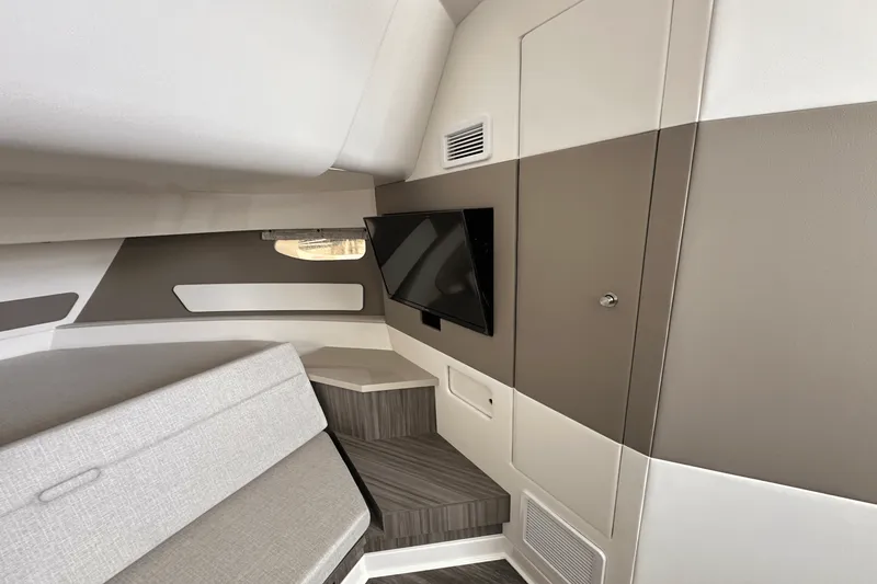 Slide: The Image of Sea Ray Sundancer 370 Outboard 2025 - 35