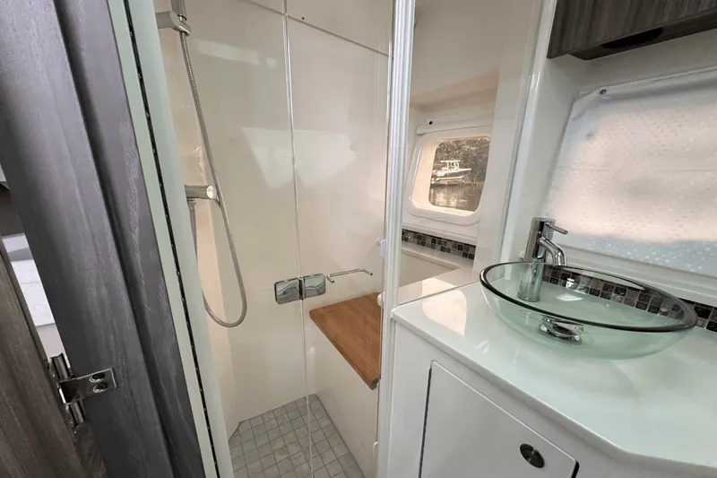 Slide: The Image of Sea Ray Sundancer 370 Outboard 2025 - 37