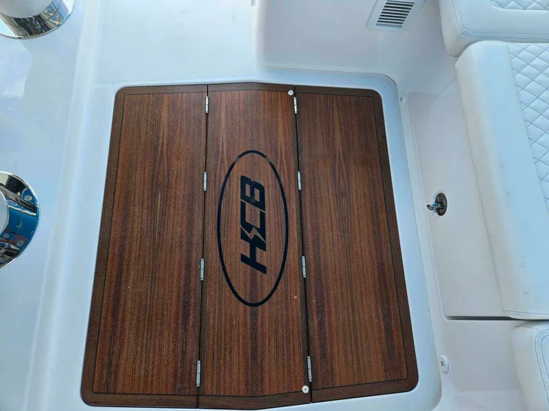 Slide: The Image of Model 65 Estrella Category Center Consoles 2024 - 45