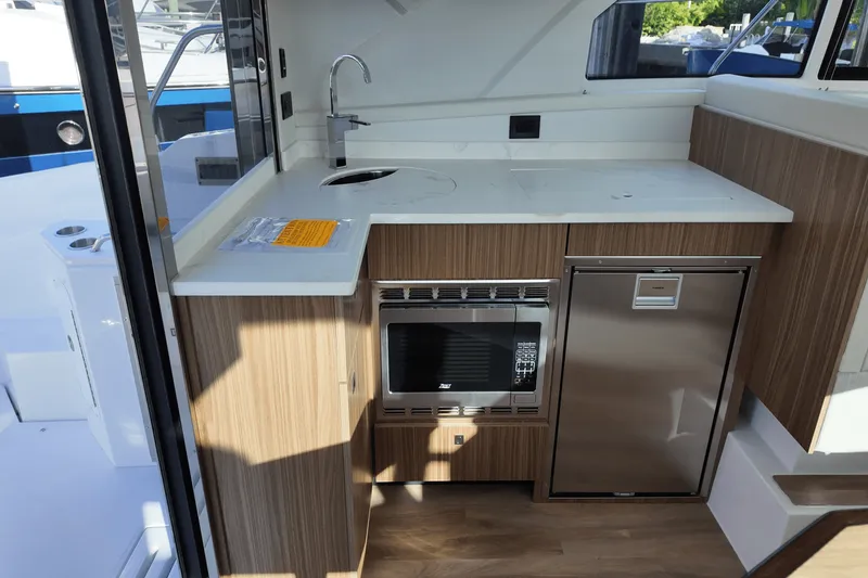 Slide: The Image of Cruisers Yachts 42 Cantius 2025 - 15