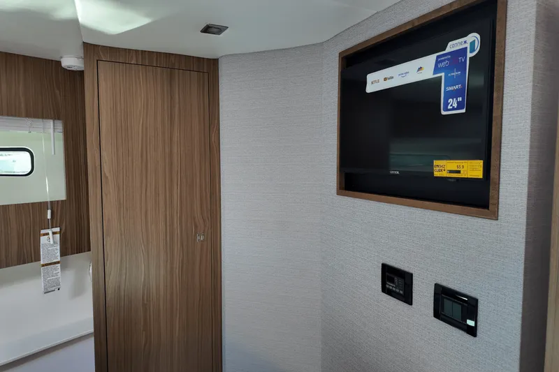 Slide: The Image of Cruisers Yachts 42 Cantius 2025 - 26