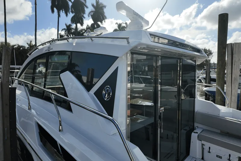 Slide: The Image of Cruisers Yachts 42 Cantius 2025 - 36