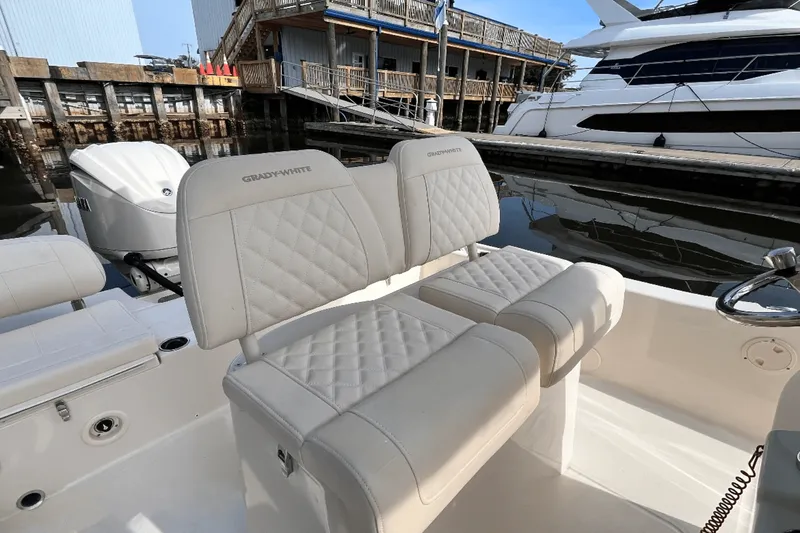 Slide: The Image of Grady-White 231 CE 2025 - 10