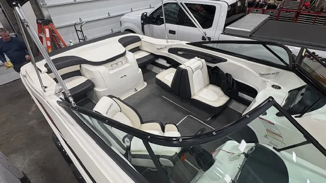 Slide: The Image of Sea Ray 205 SPORT 2012 - 2