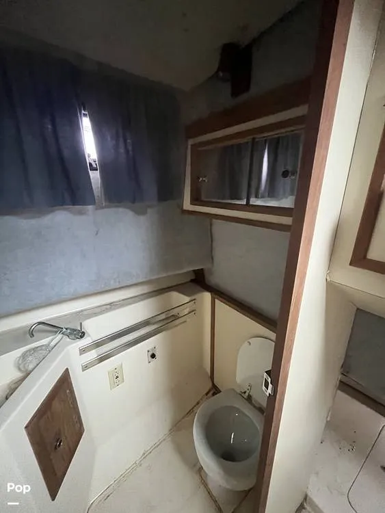 Slide: The Image of Mako 295 FD Cabin 1994 - 15899315