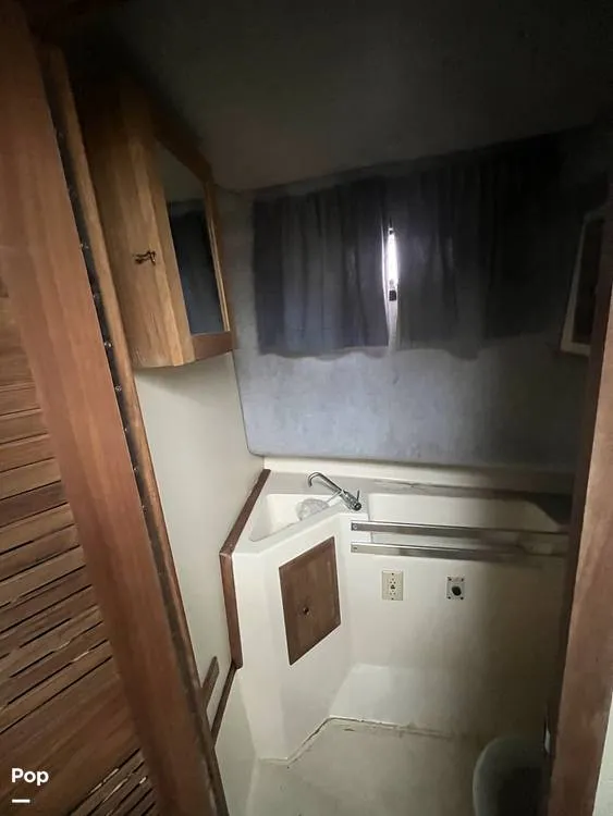 Slide: The Image of Mako 295 FD Cabin 1994 - 15899316