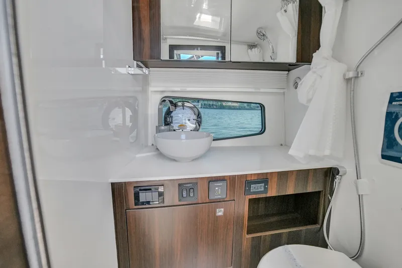 Slide: The Image of Cruisers 34 GLS Outboard 2025 - 35
