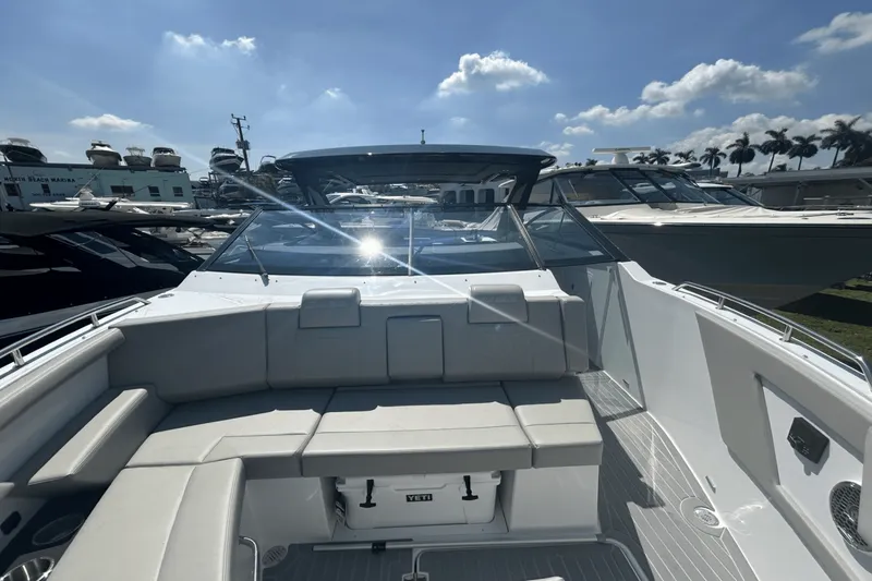 Slide: The Image of Cruisers Yachts 34 GLS Outboard 2025 - 10