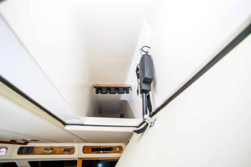 Slide: The Image of Riviera 47 Open Flybridge Series II 2005 - 27