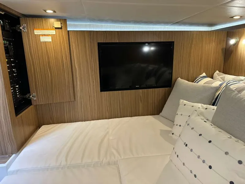 Slide: The Image of Cruisers Yachts 50 GLS Outboard 2025 - 53