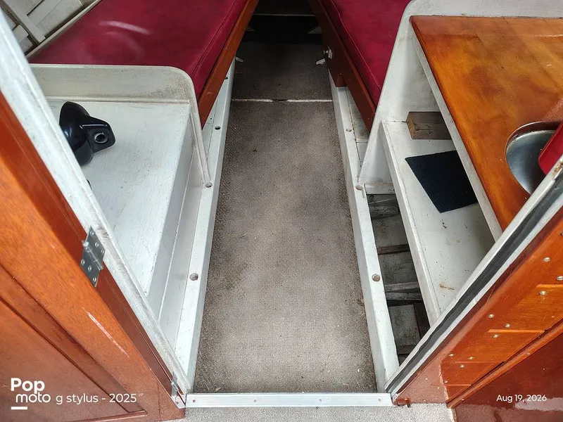 Slide: The Image of Chris-Craft 24 Express Cruiser 1953 - 16689654