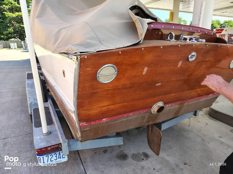 Slide: The Image of Chris-Craft 24 Express Cruiser 1953 - 16692016