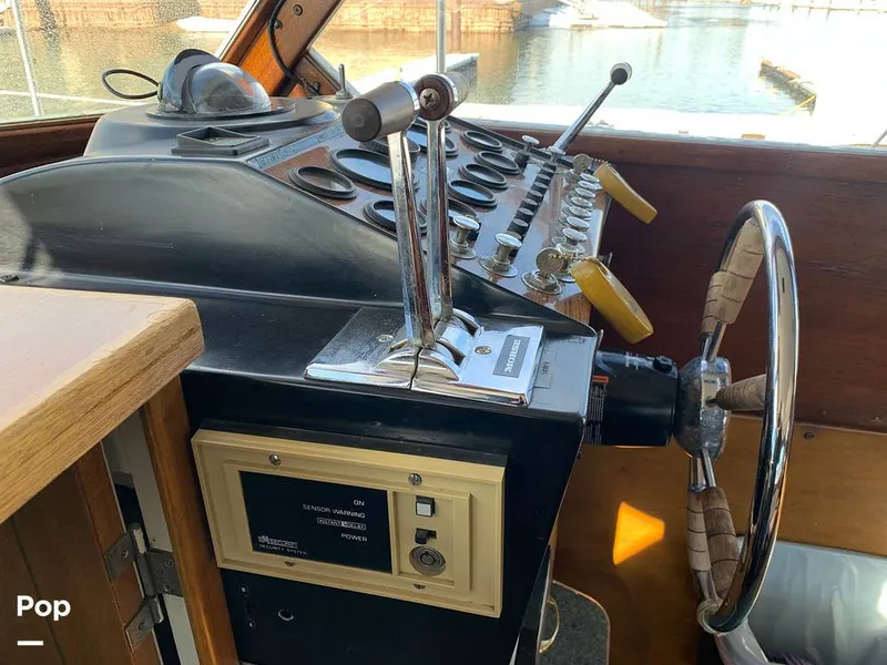 Slide: The Image of Tollycraft 40 Tri-Cabin 1973 - 11711340