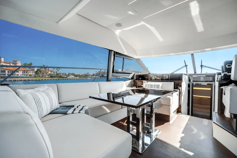 Slide: The Image of Prestige 520 FLYBRIDGE 2020 - 35