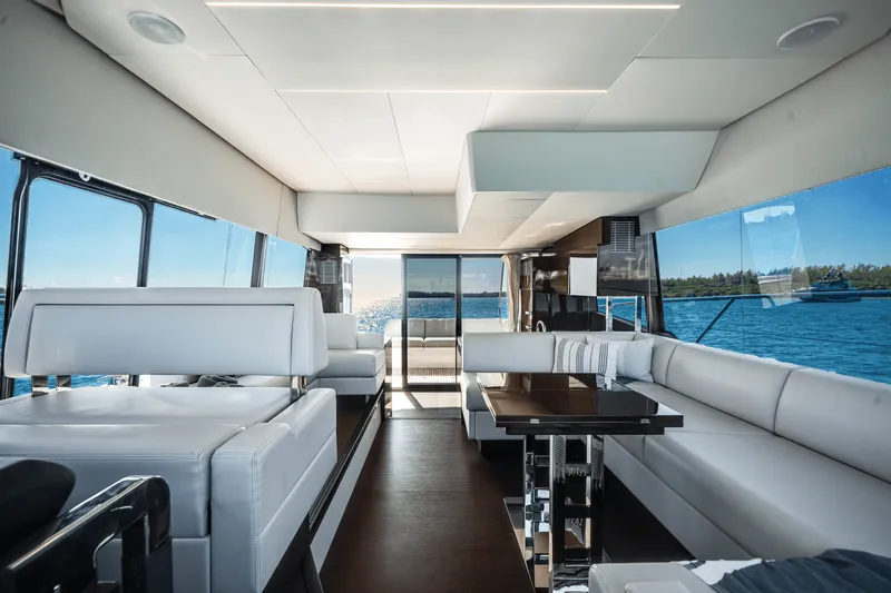 Slide: The Image of Prestige 520 FLYBRIDGE 2020 - 37