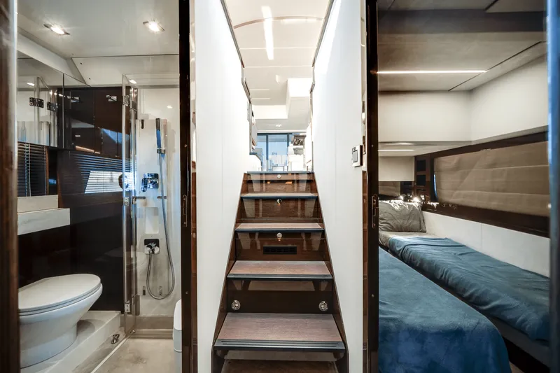 Slide: The Image of Prestige 520 FLYBRIDGE 2020 - 40