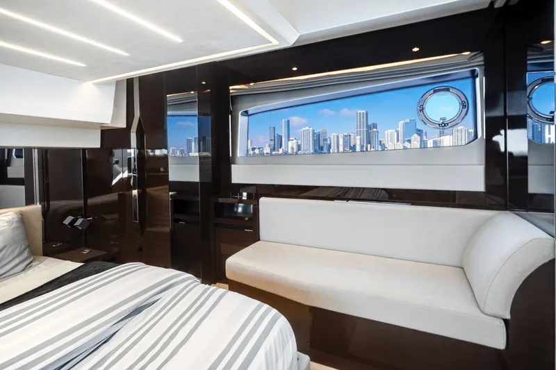 Slide: The Image of Prestige 520 FLYBRIDGE 2020 - 44